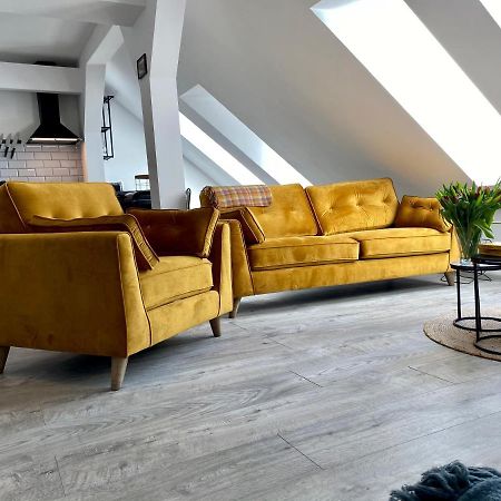 Apartament Hrabala Jelenia Góra Esterno foto