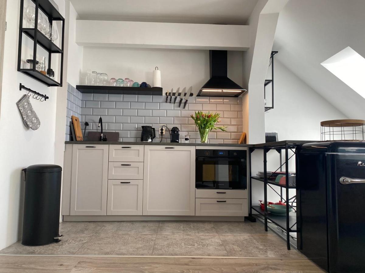 Apartament Hrabala Jelenia Góra Esterno foto