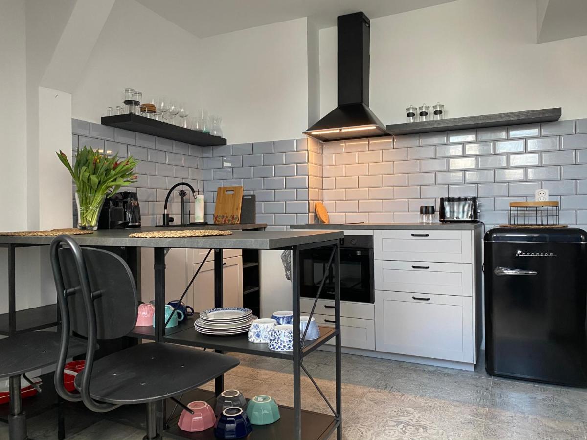 Apartament Hrabala Jelenia Góra Esterno foto