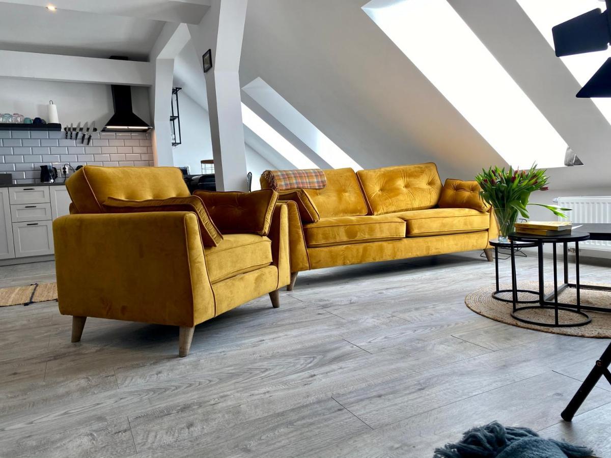 Apartament Hrabala Jelenia Góra Esterno foto