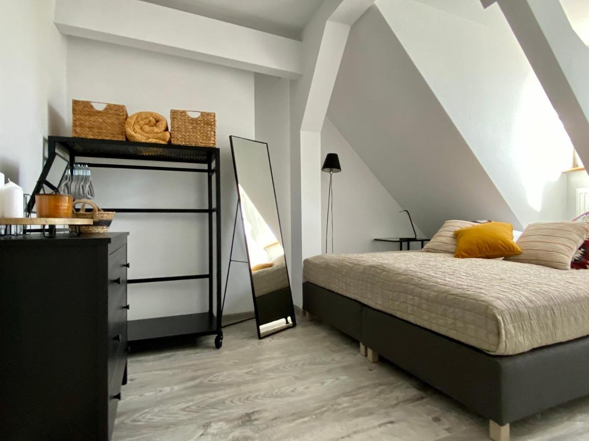 Apartament Hrabala Jelenia Góra Esterno foto